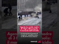Agente Ice uccide madre di 3 figli a Minneapolis: il momento dell’omicidio