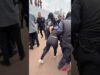 Ben Gvir tra gli attivisti della Flotilla detenuti e inginocchiati: “Benvenuti in Israele”