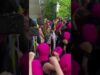 Biennale di Venezia, la protesta di PussyRiot e Femen: “Il sangue è l’arte della Russia”