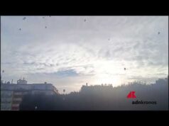 I funerali di ‘Aba’ Youssef a La Spezia, palloncini bianchi e il lungo applauso per salutarlo