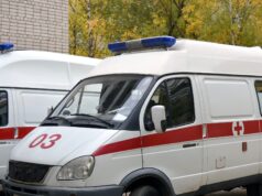 Pedone travolto da camion a Mathi, morto sul colpo ambulanza