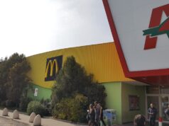 Uccide donna nel piazzale dell’Auchan