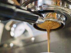 Paga 50 euro un caffè per sostenere il bar