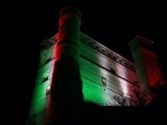 Castello di Serralunga, luci tricolori fino al 2 giugno