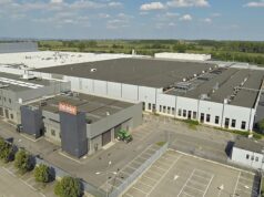 Dirigenti si tagliano lo stipendio per aiutare gli operai