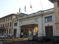 Suicidio alle Molinette: uomo si butta dalla finestra Ospedale Molinette, l'ecografia al polmone può diagnosticare il covid