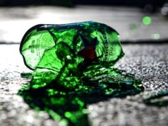 San Salvario, africano rapinava con un coccio di bottiglia