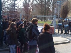 Contestarono volantinaggio di destra per le foibe, 19 misure cautelari ai collettivi – VIDEO