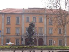 Nichelino, davanti al Municipio ‘piazza Barile abbandonata al degrado’