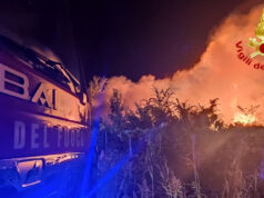 Incendio a Borgone, all’alba i vigili del fuoco riescono a domarlo – VIDEO incendio