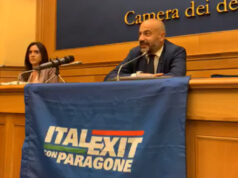 No green pass, Italexit consegna le firme della petizione alla Camera