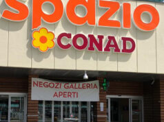 13enne lasciato a 40 gradi dentro l’auto a Rivoli, salvato dai passanti