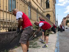San Salvario: marciapiedi invasi dagli arbusti, ci pensa C***Pound