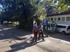 Africano ruba due imbarcazioni nel molo della Società Canottieri