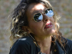 Per una foto muore una 43enne di Settimo in Toscana