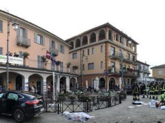 Travolge turisti con Suv, alcol nel sangue. Resta agli arresti domiciliari