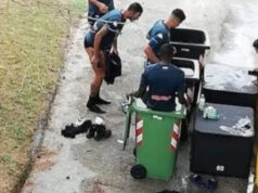 La foto dei giocatori del Napoli nei bidoni non è un fake, ecco perchè