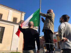 Verolengo, C***Pound ‘dona un tricolore’ ai caduti verolengo casapound tricolore