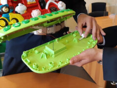 Egiziano violento spiava famiglia con giocattolo sabotato giocattolo egiziano violento Torino