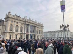 Un’altra domenica contro i DPCM, 1000 ‘partite iva’ in piazza Castello Manifestazione Piazza Castello Partite Iva