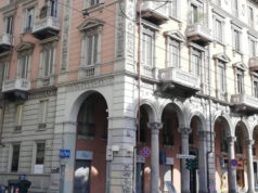 Via Sacchi, affittano casa online e fanno festa privata: 27 denunciati