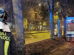 Dramma in corso Potenza, donna travolta dal tram della linea 9 corso potenza