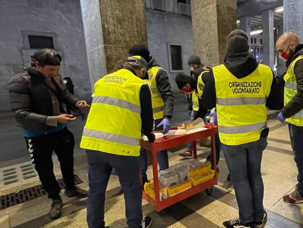 pasto ai senzatetto torino