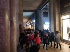 Nel weekend via Roma pedonale per lo shopping di Natale via roma torino pedonale