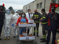 I Vigili del fuoco “storici” portano doni ai bambini malati vigili del fuoco ospedali torino