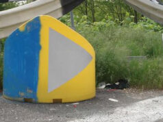 Moncalieri, incidente nella nebbia. Bus contro la cuspide dello svincolo cuspide svincolo