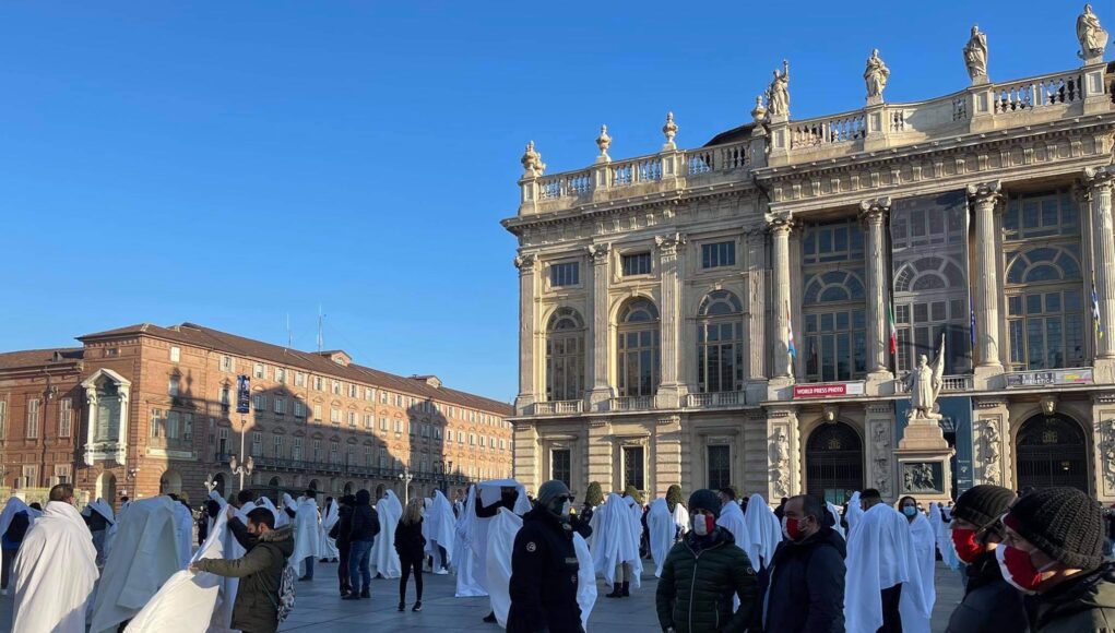 protesta piazza castello