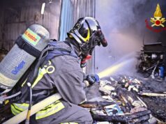 Rogo nella storica fabbrica “Tripa ‘d Muncalè” a Moncalieri vigili del fuoco torino