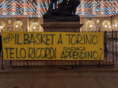 Basket Torino, striscioni contro Appendino basket torino appendino