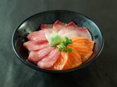 Corso Turati, cibo mal conservato al ristorante giapponese Ristorante Giapponese