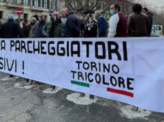 Presidio contro i parcheggiatori abusivi a Porta Nuova parcheggiatori abusivi torino tricolore