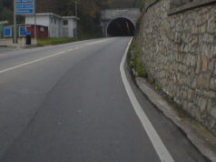 Folle gara (con le auto di papà ) sulla panoramica di Pino Torinese pino torinese