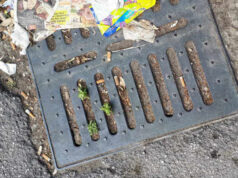 Parella, tombini otturati e rischio allagamenti tombini otturati torino