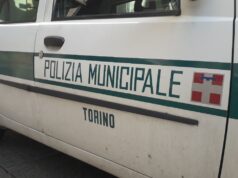 Mirafiori Sud, 15kg di alimenti mal conservati nel bar cinese vigili torino polizia municipale