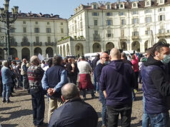 Gli ambulanti in piazza Vittorio: ‘basta da domani riapriamo’ – VIDEO ambulanti piazza vittorio