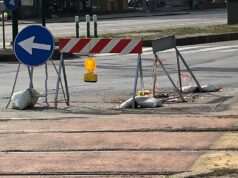 Corso Toscana, buca transennata da 6 mesi buca corso toscana