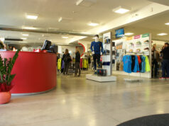 Pinerolo, rapina al negozio d’abbigliamento sportivo il podio sport