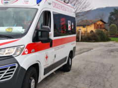 Borgaretto, trovata morta in casa: terza dose da 4 giorni. Disposta autopsia ambulanza San Benigno