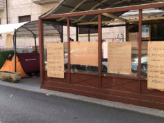 Dorme nel dehor e sciopero della fame da giorni: intervista esclusiva dorme dehor sciopero fame