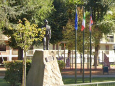 Chivasso, Monumento dedicato alle Penne Nere restaurato monumento alpino chivasso