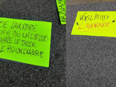 Protesta al mercato di Santa Rita, cartelli nei banchi vuoti – FOTO protesta mercato santa rita