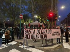Camper abusivi in via Boston: Torino Tricolore e residenti in strada via boston campi nomadi manifestazione