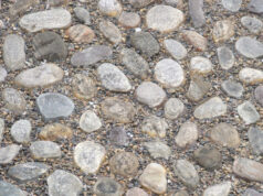 Cantiere Metropolitana interrotto, reperti archeologici acciottolato