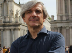 Ivano Verra, senza Green Pass, si confronta sul marciapiede ivano verra italexit torino