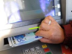 Perde 1000 € per strada ma se ne accorge troppo tardi