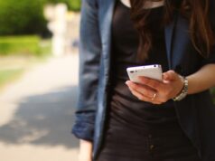 Pedinamenti e telefonate, arrestato stalker a Torino telefono arrestato verbania